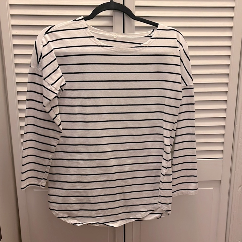 Black and white striped 7/8th sleeve